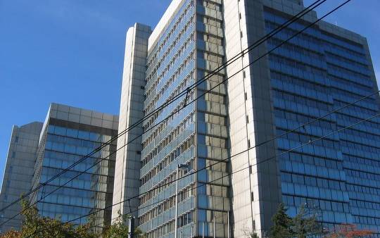 Das Bonner Stadthaus in der Sonne