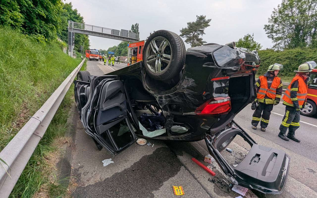 Überschlagener PKW auf der BAB565