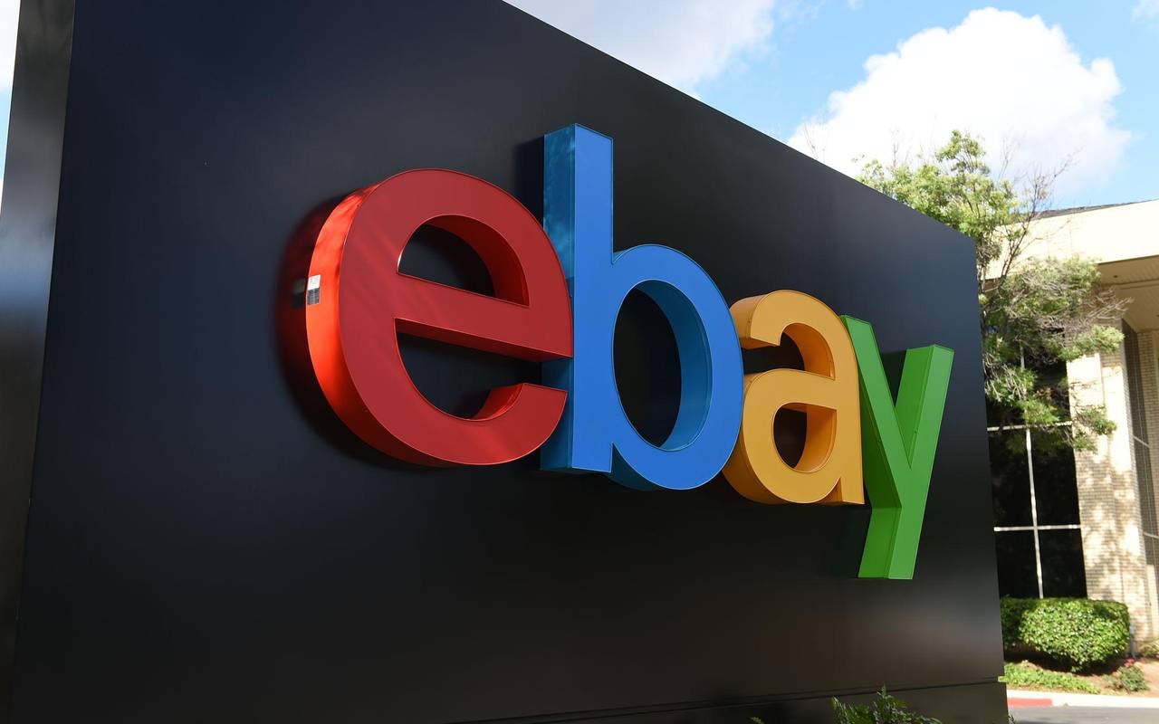 Ebay-Logo vor Hauptquartier