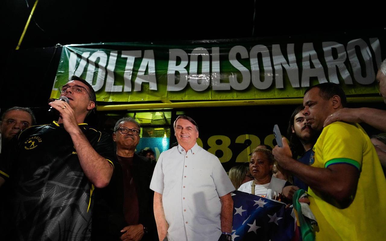 Bolsonaro erklärt Eingriff an Fußfessel mit Halluzinationen
