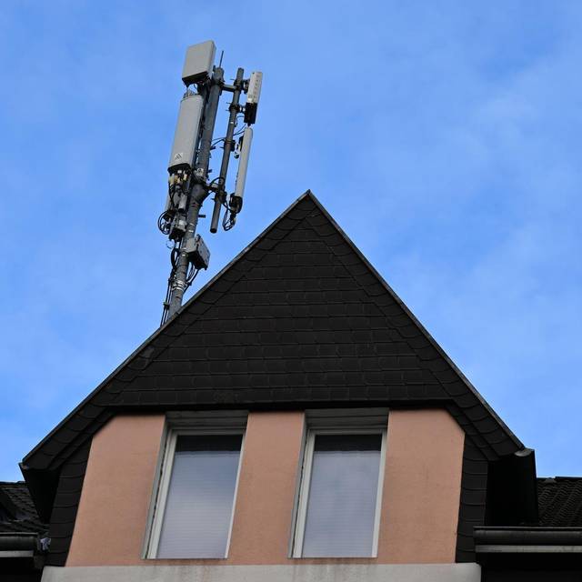Mobilfunk-Mast auf Wohnhaus