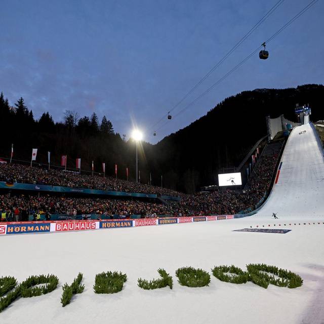 Die Skisprung-Arena in Oberstdorf