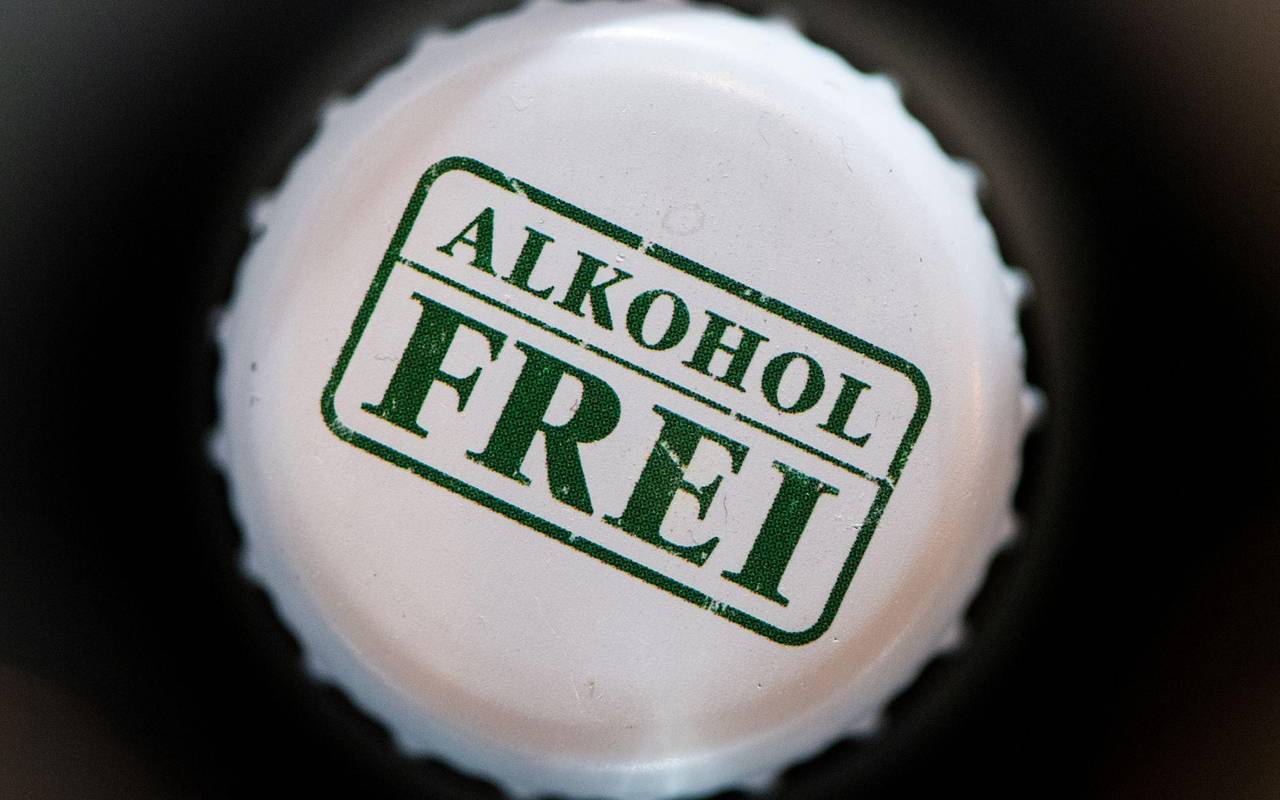 "Alkoholfrei" steht auf dem Deckel einer Bierflasche
