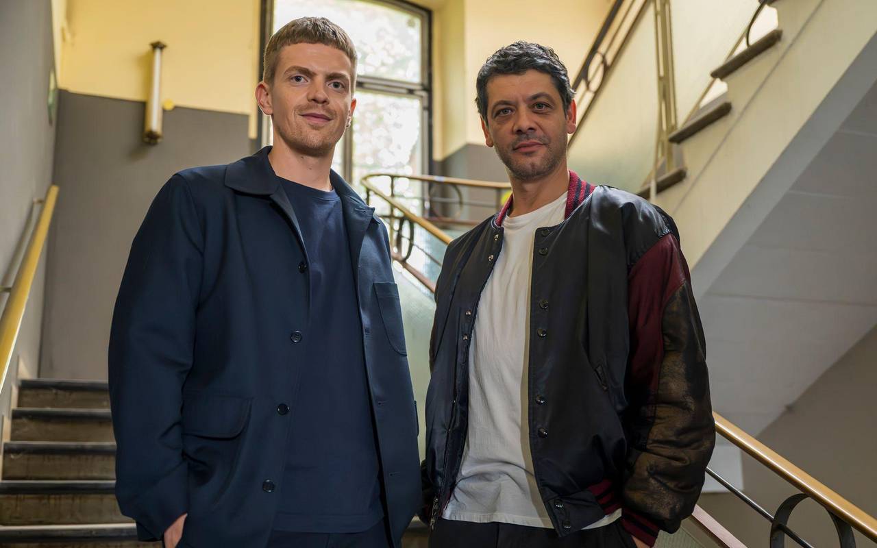 Tatort-Team Ferdinand Hofer und Carlo Ljubek am Set