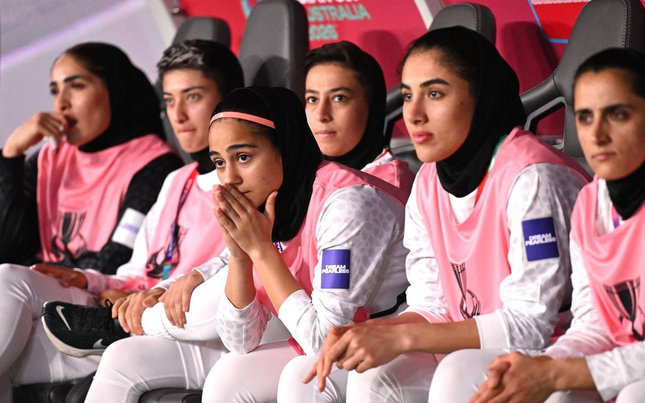 Iran-Krieg - Irans Fußballerinnen schweigen bei Nationalhymne