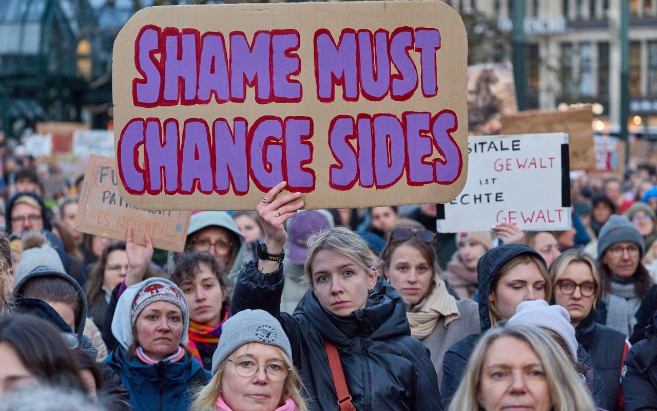 Demonstration gegen sexualisierte Gewalt gegen Frauen