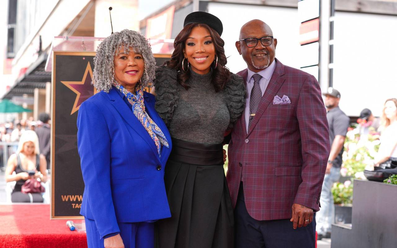 Brandy bekommt Stern auf dem Walk of Fame