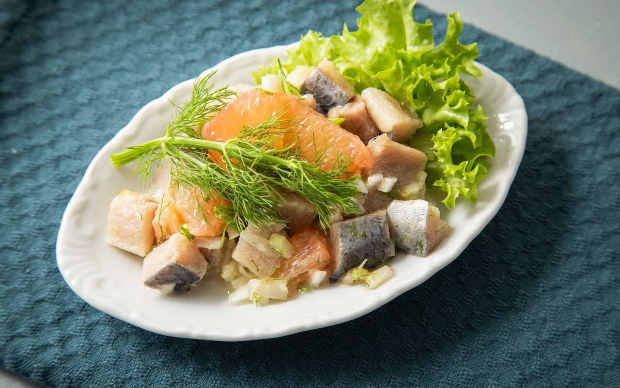 Heringsalat mit Vinaigrette aus Fenchel und Grapefruitsaft