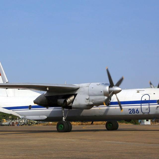 Militärflugzeug des Typs Antonow AN-26