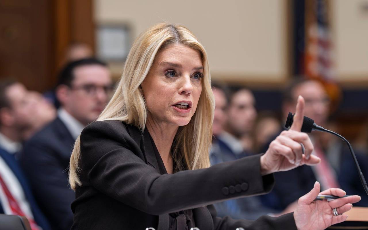 US-Justizministerin Bondi sagt bei Anhörung aus