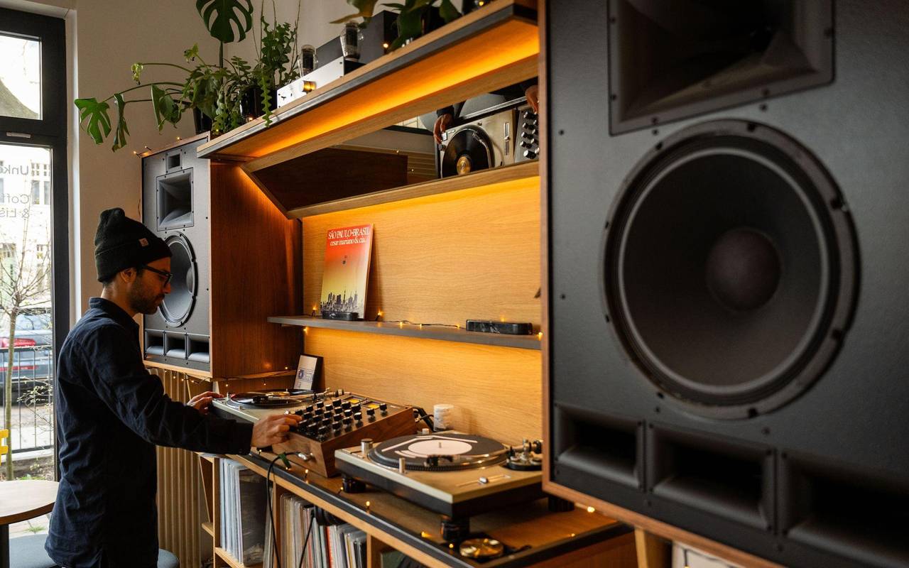 Listening Bar "Unkompress"