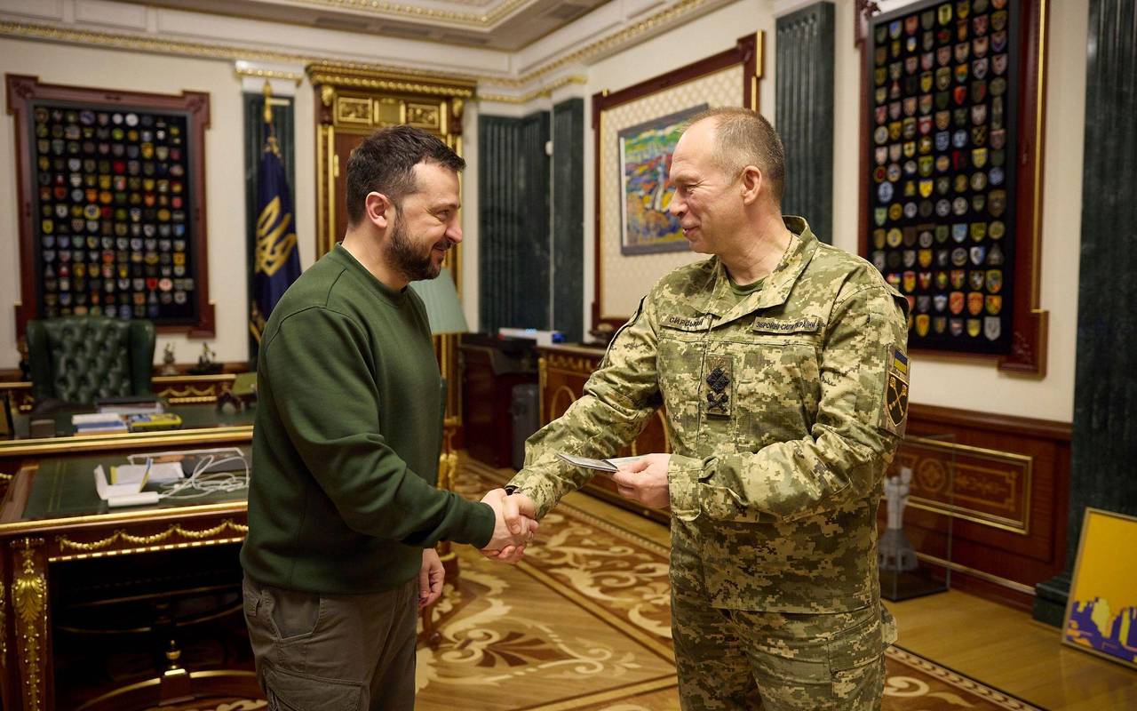 Ukrainischer Präsident Selenskyj und Oberbefehlshaber Syrskyj