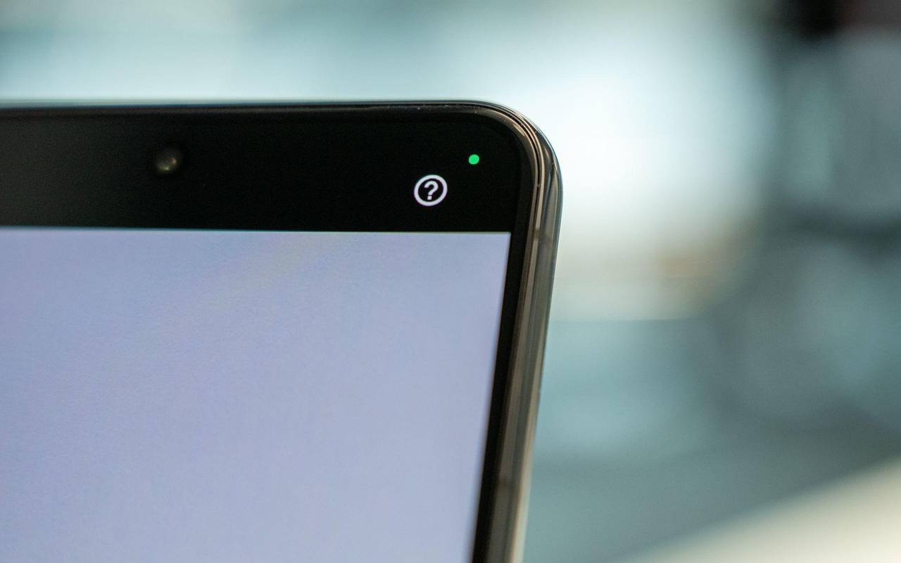 Eine grüne Statusanzeige eines Android-Handys