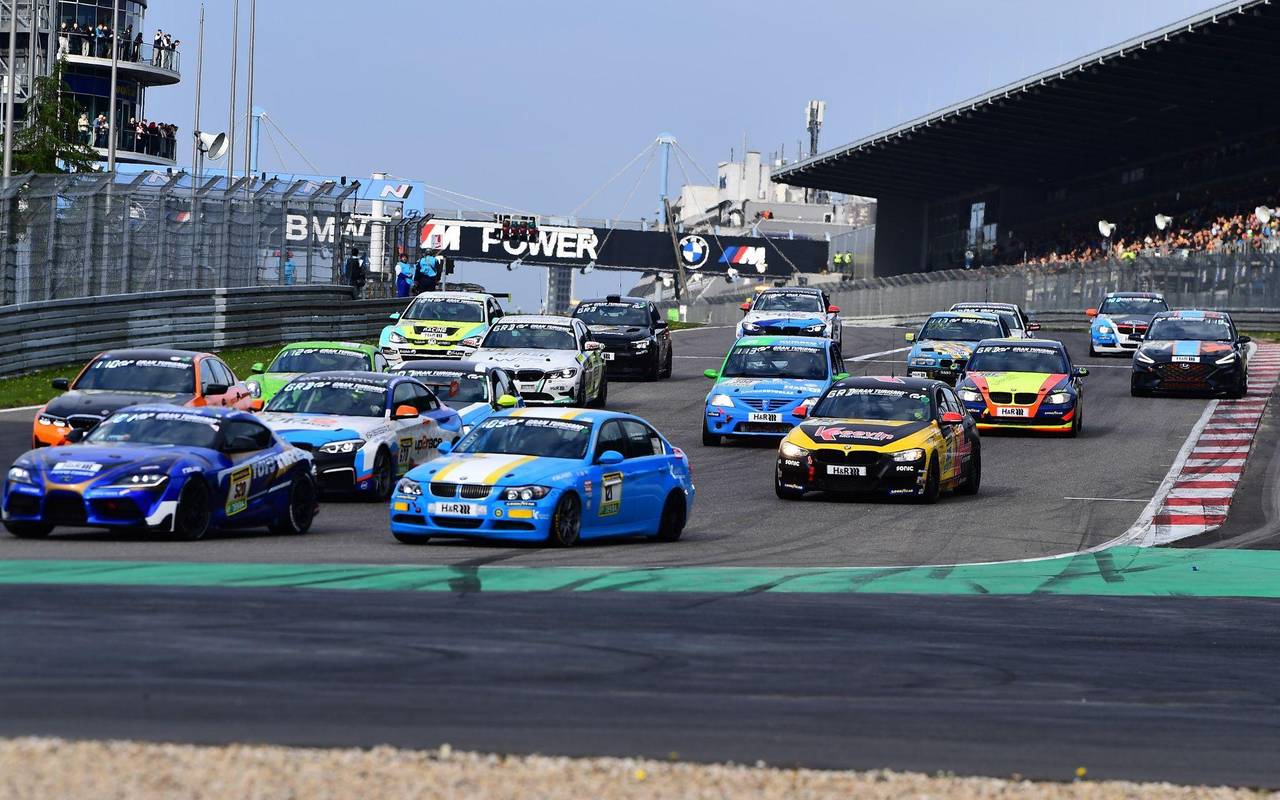 Todesfall nach Massencrash auf Nürburgring