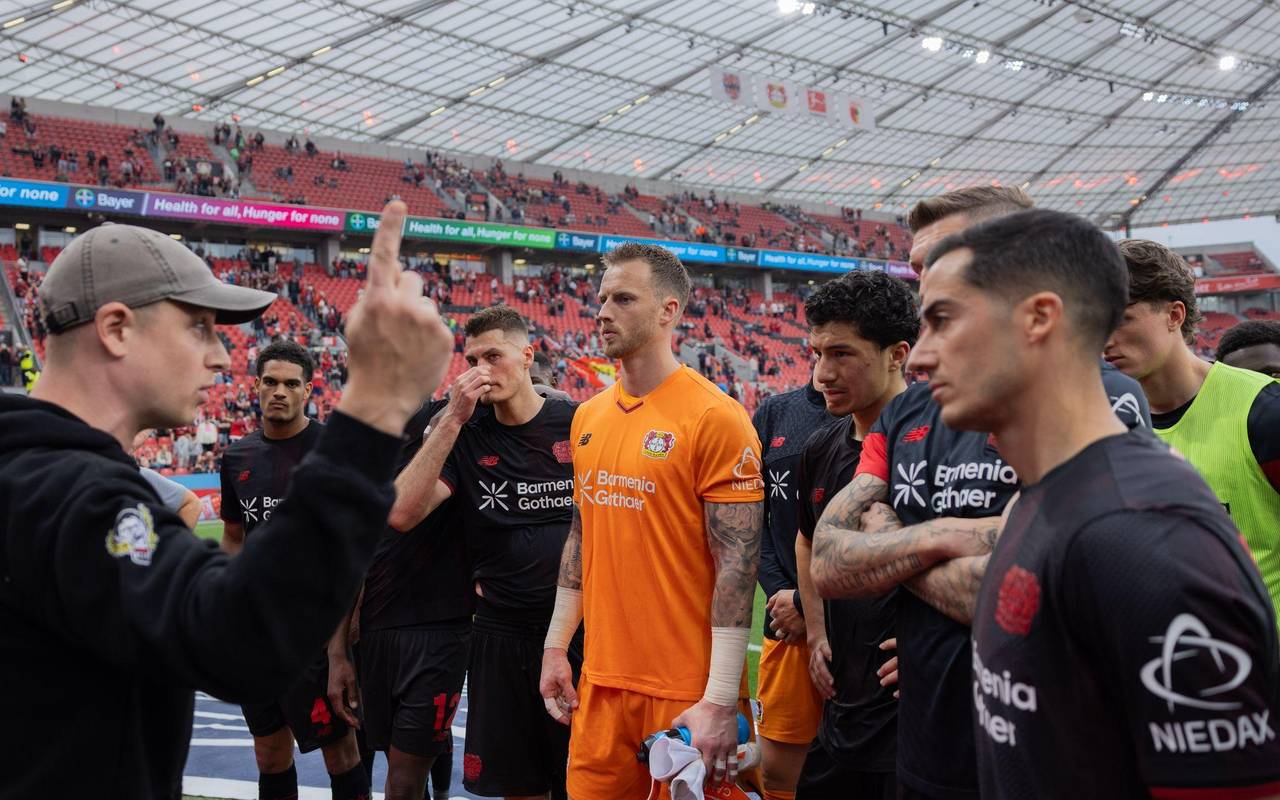 Die Leverkusener werden von ihren Fans eingeschworen.