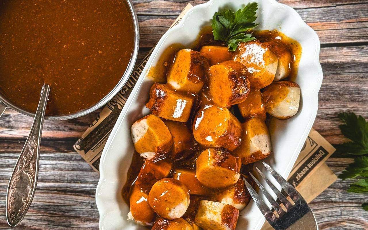 Currysoße und Currywurst von Anja Würfl