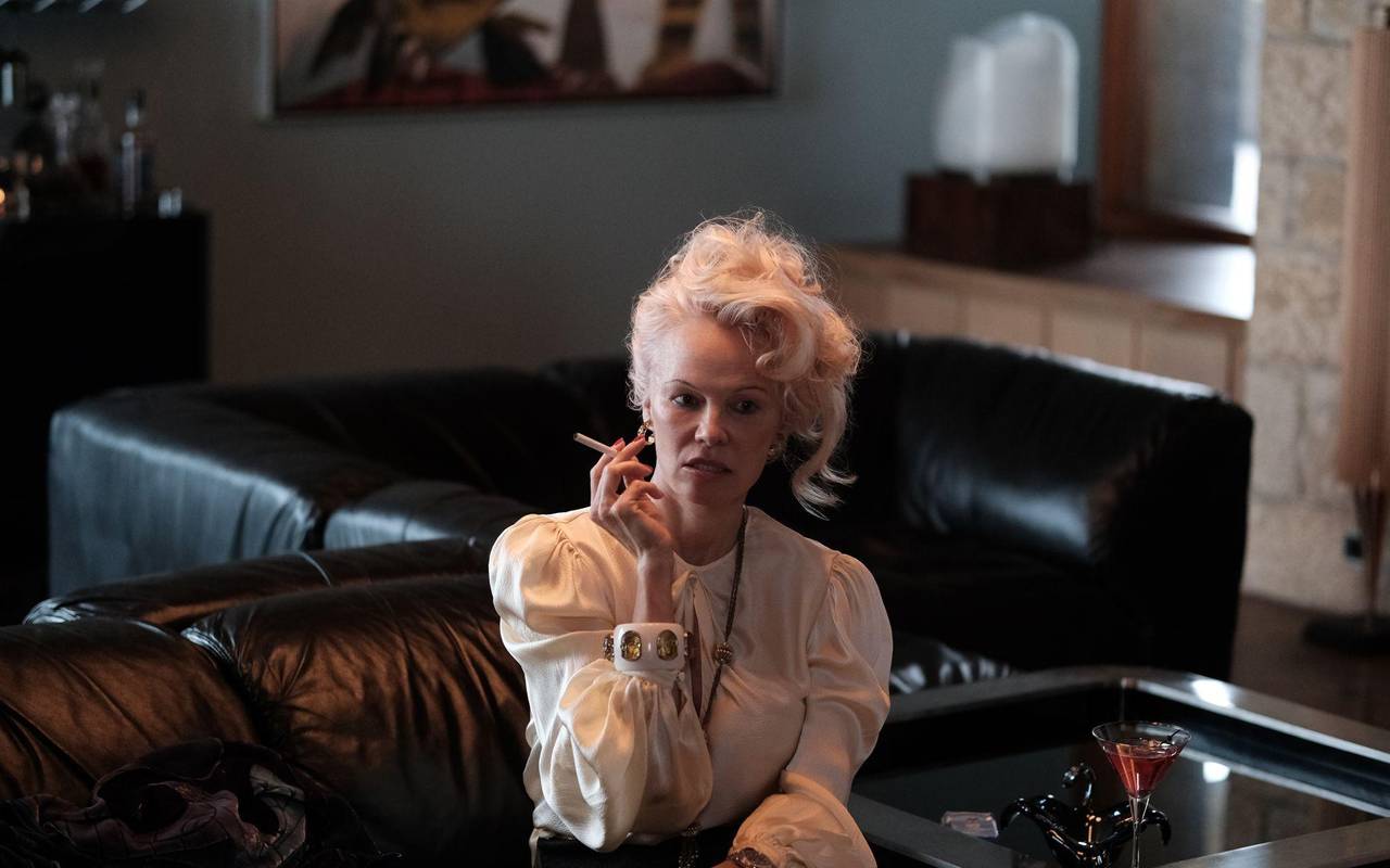 Kinostart - "Rosebush Pruning"