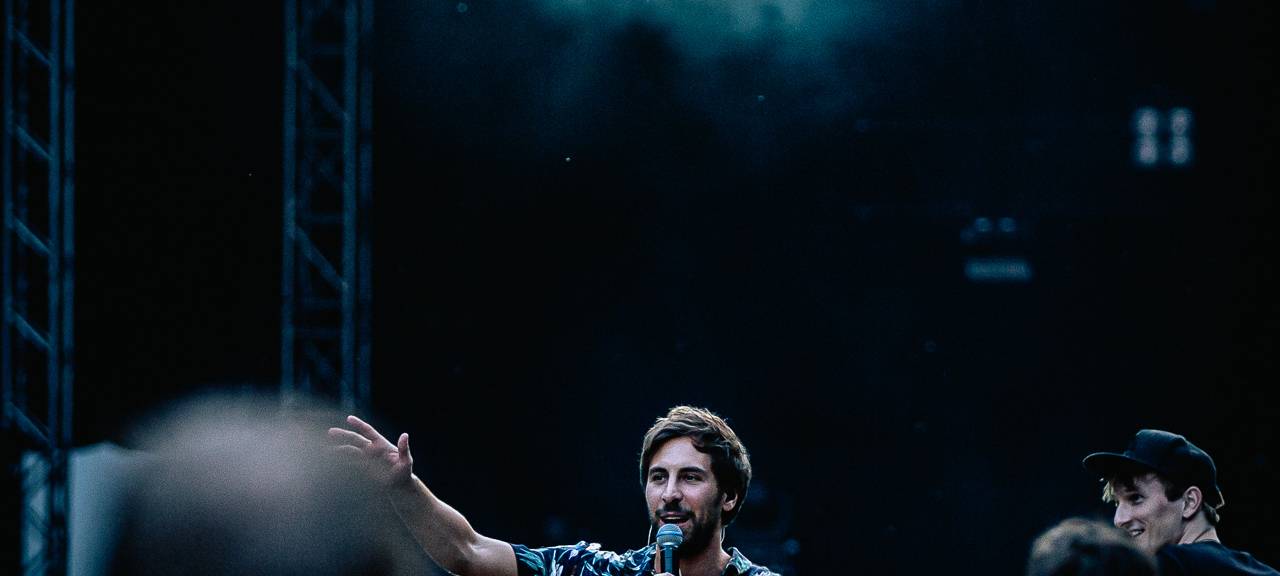 Max Giesinger auf dem Kunst!Rasen