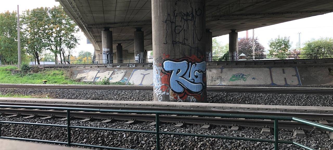 Wüst gegen Radschnellweg am Tausendfüßler