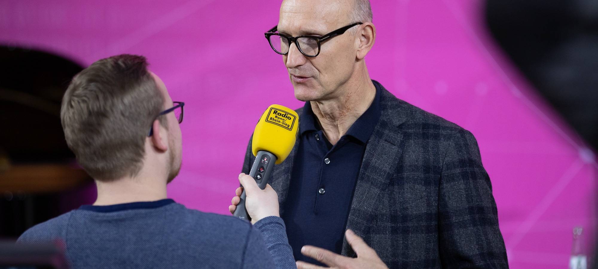 Telekom wirtschaftet besser als erwartet