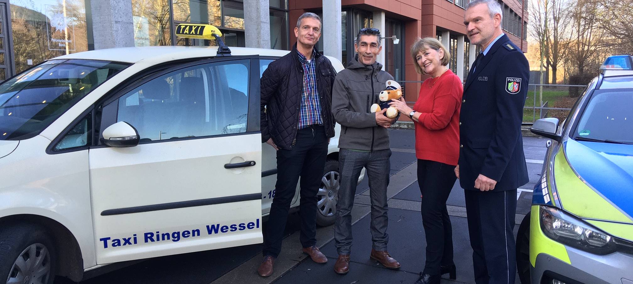 Taxifahrer verhindert Trickbetrug an Seniorin