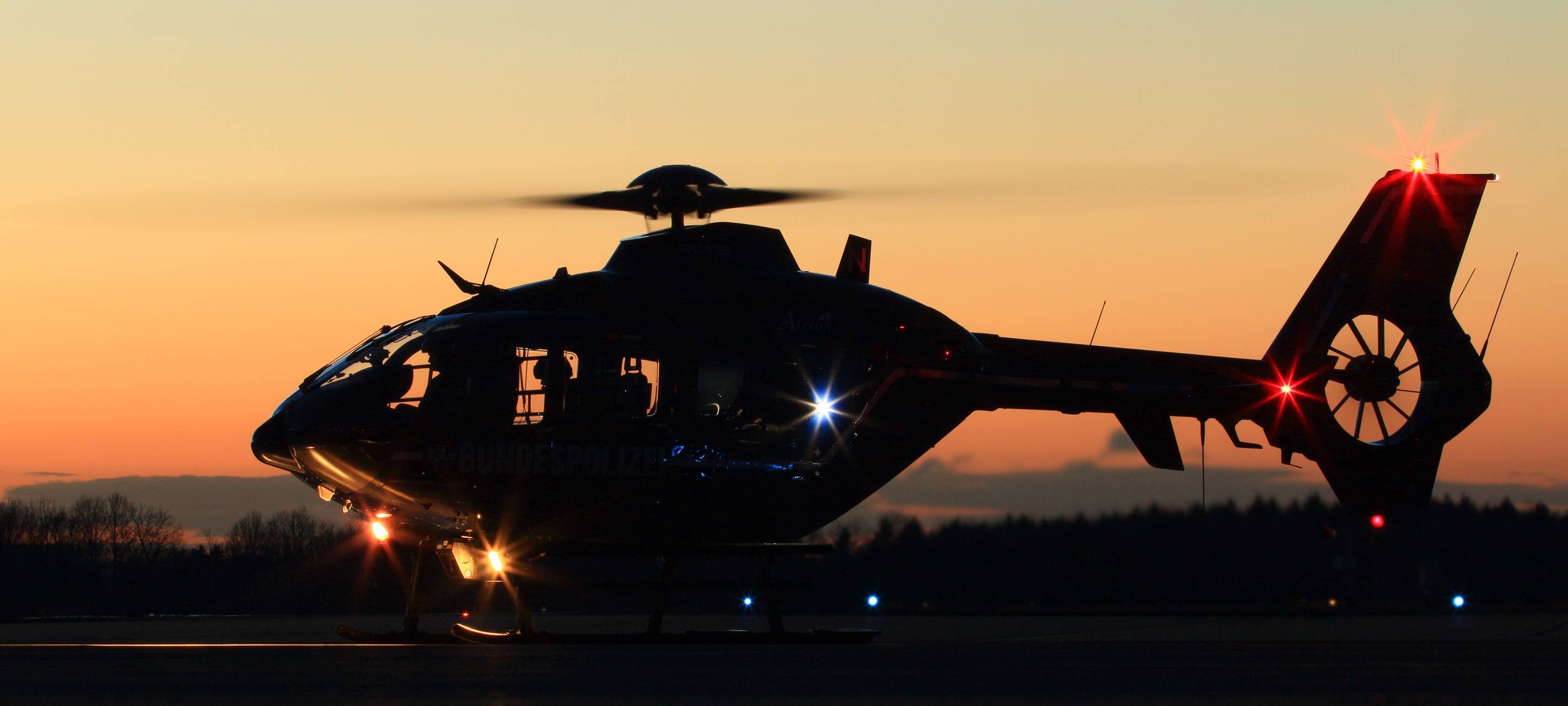 Bonn: Hubschrauber sucht nachts nach vermisstem Jugendlichen