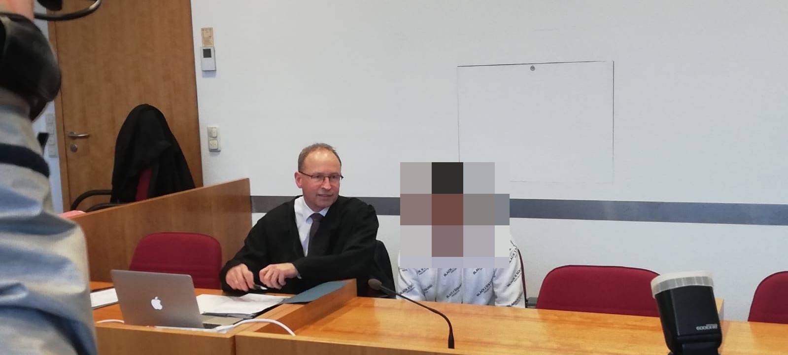 Prozess wegen Messerattacke in Beuel - 22-jähriger angeklagt