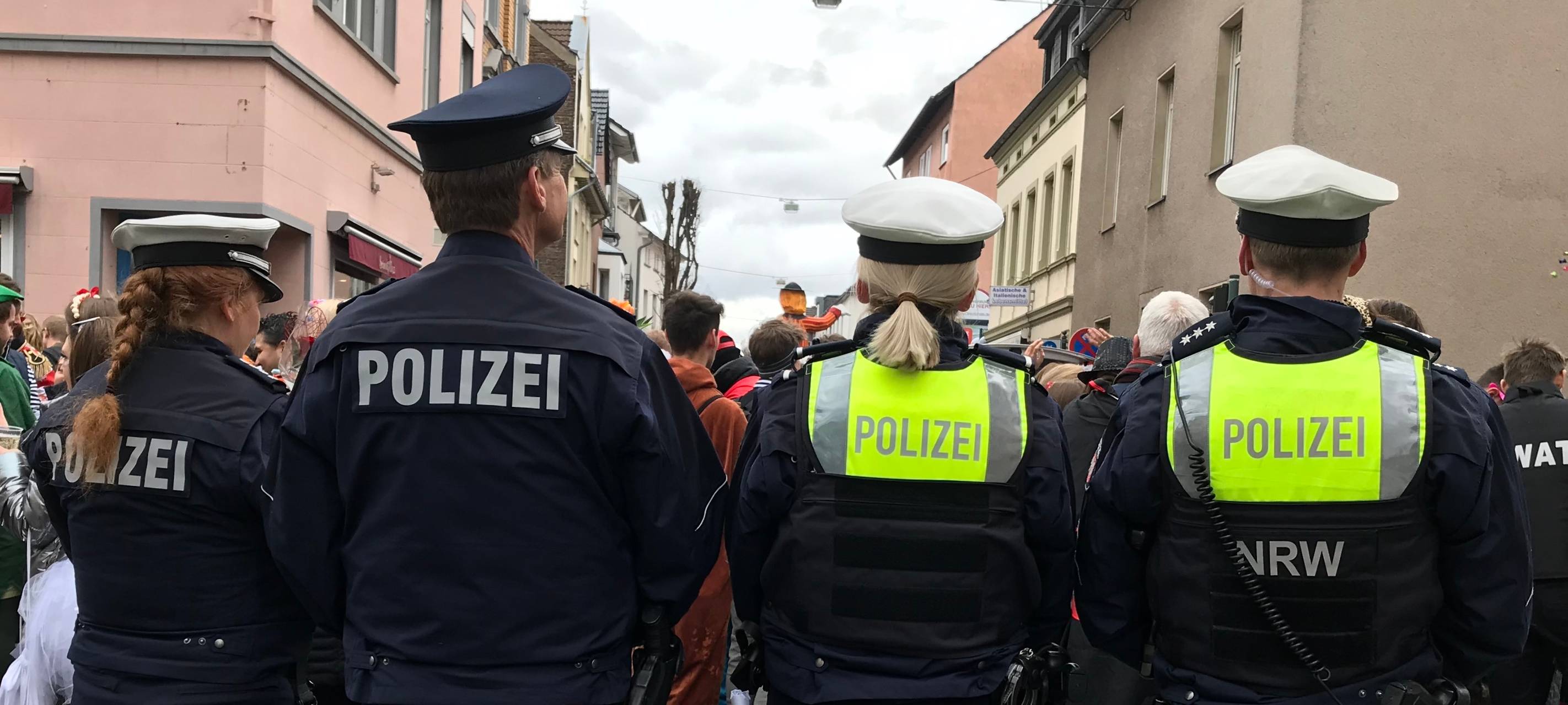 Vorbereitet auf Weiberfastnacht