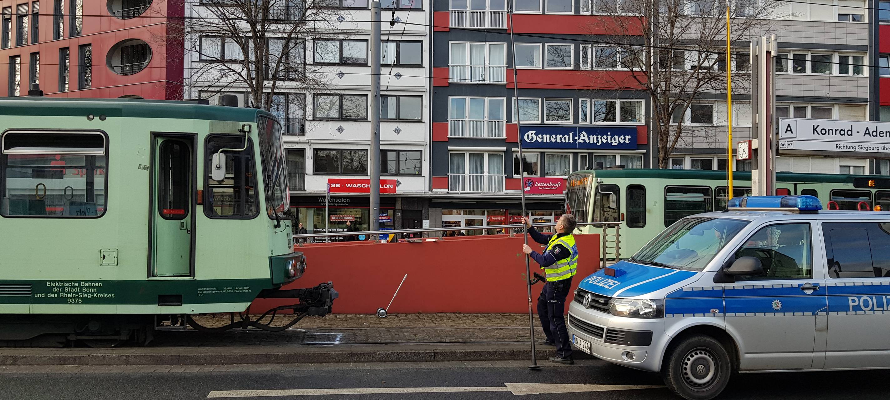 Unfall am Konrad-Adenauer-Platz
