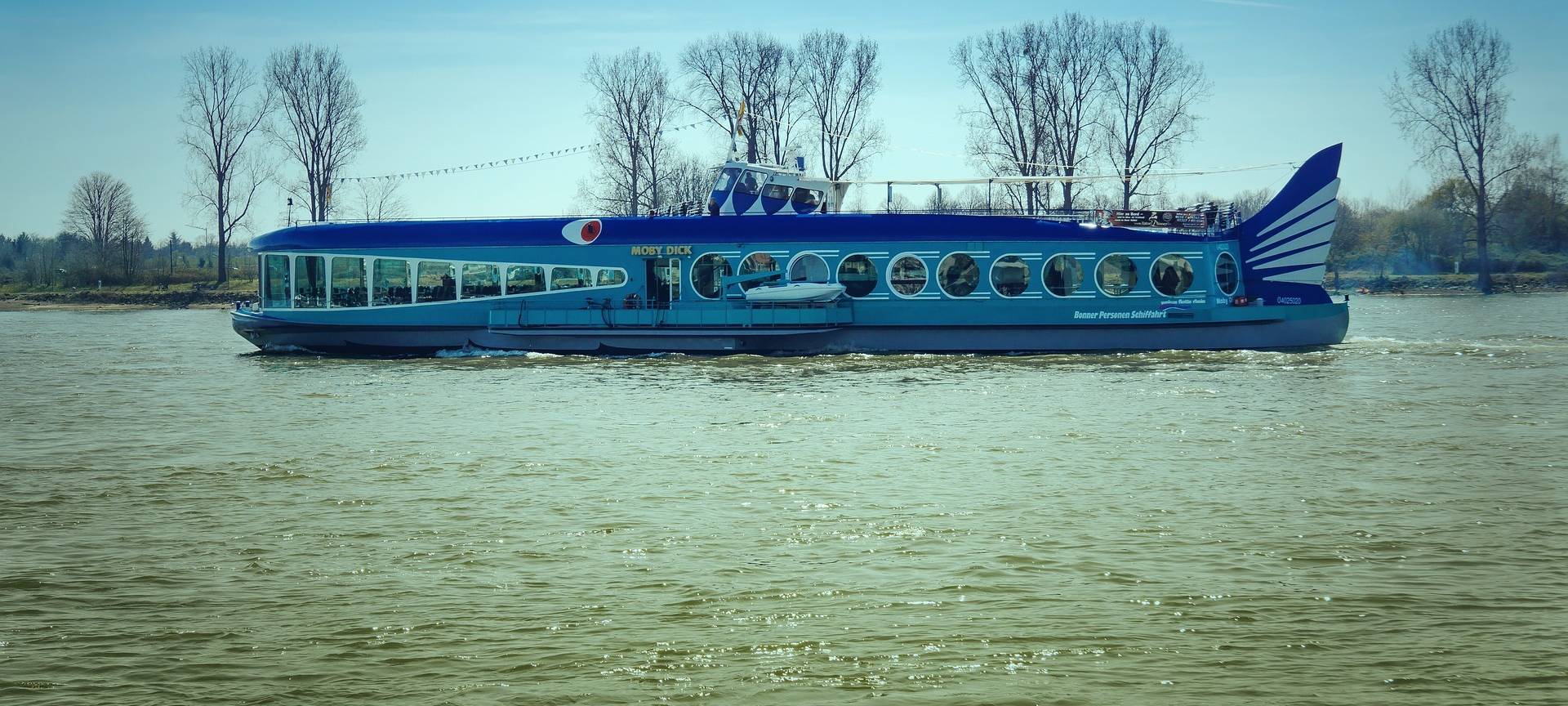 Rheinschiffe fahren wieder