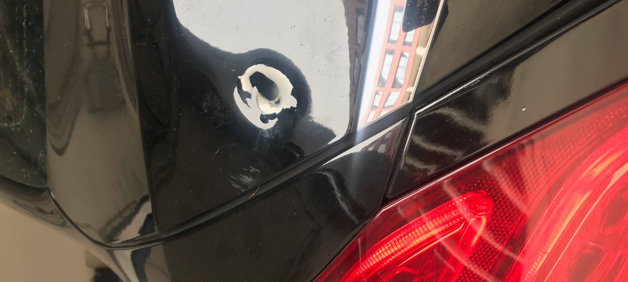 Schüsse auf Auto