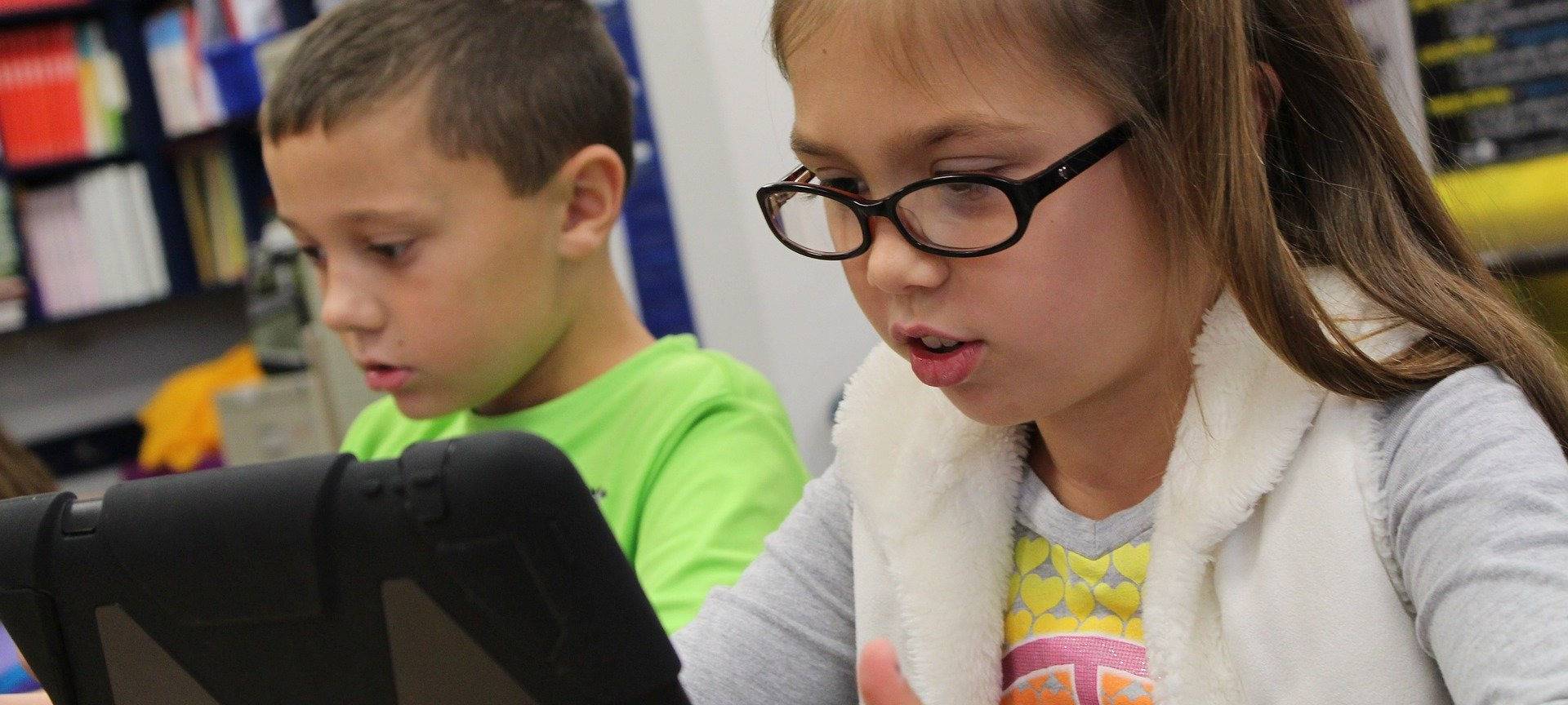 Schulen bekommen Geld für Computer