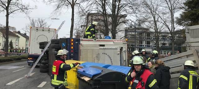 Tierschützer von PETA erstatten Anzeige nach Schweinelaster-Unfall