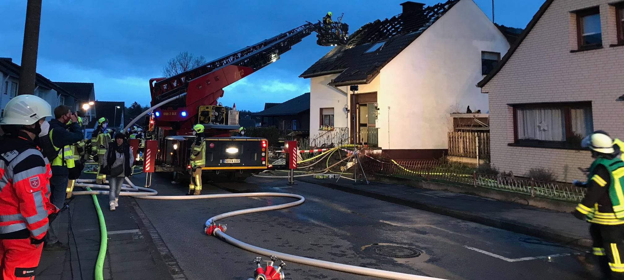 Feuer in Volmershoven-Heidgen - starke Rauchentwicklung