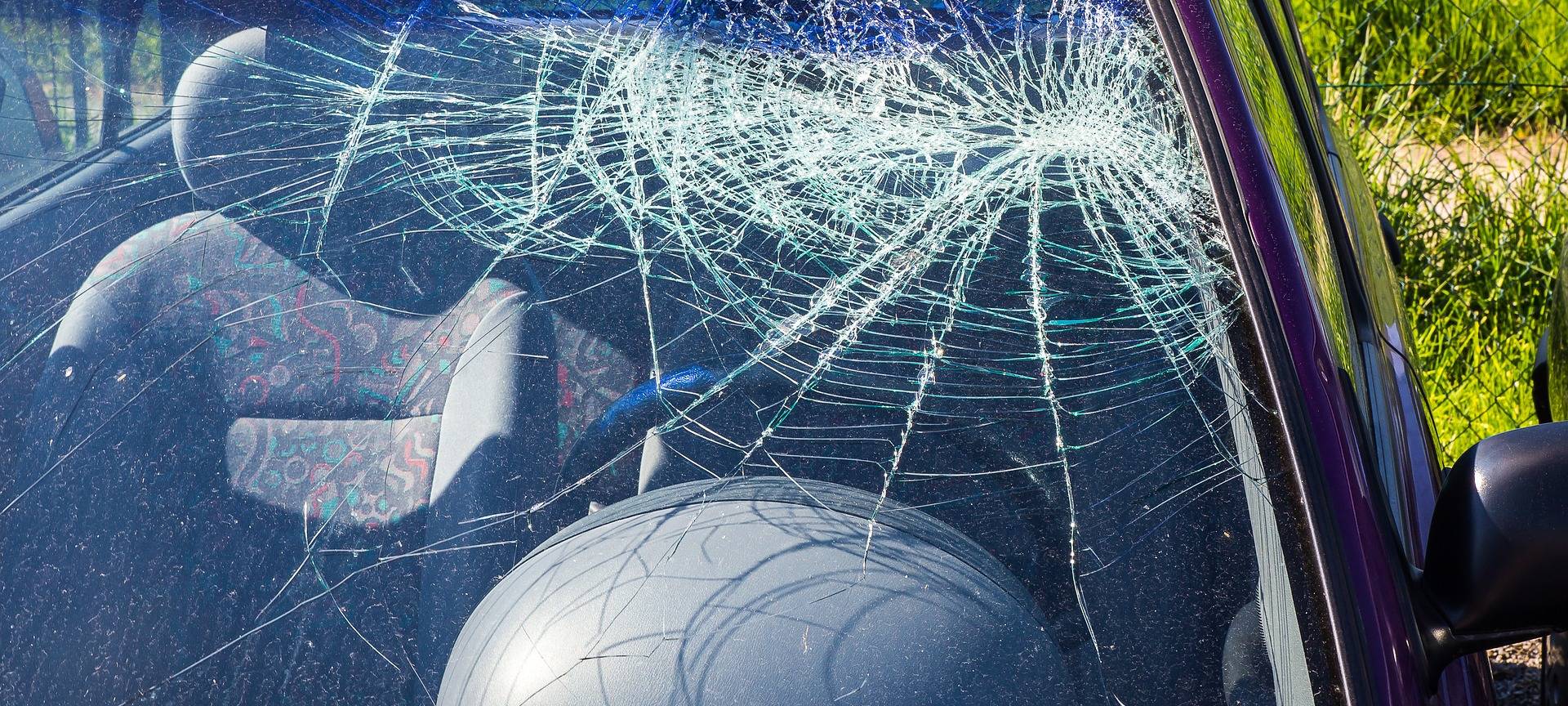 Bonn: Mehr als 20 Autos beschädigt und beschmiert