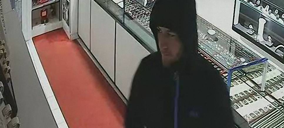 Foto-Fahndung nach Überfall auf Juweliergeschäft in Siegburg