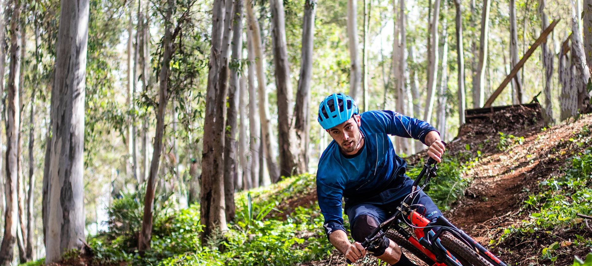 Königswinter: Mountainbiker verunglückt