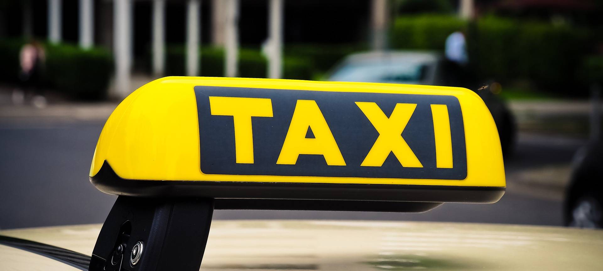 Stadtrat hat beschlossen: Taxifahren in Bonn wird teurer