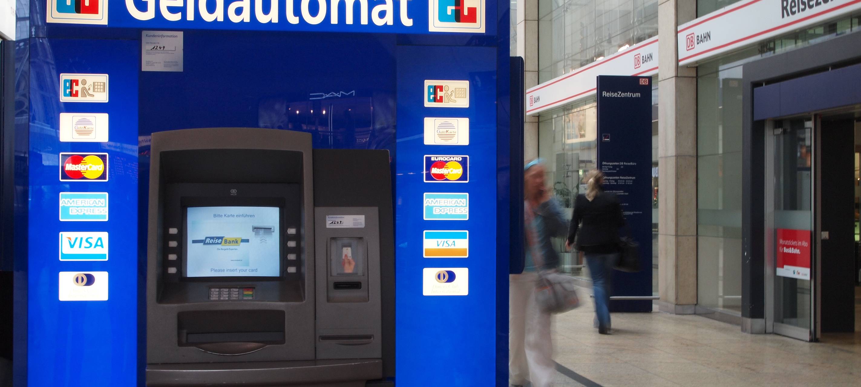Zwei Mal versuchten Täter in Bonn Geldautomaten auszuräumen