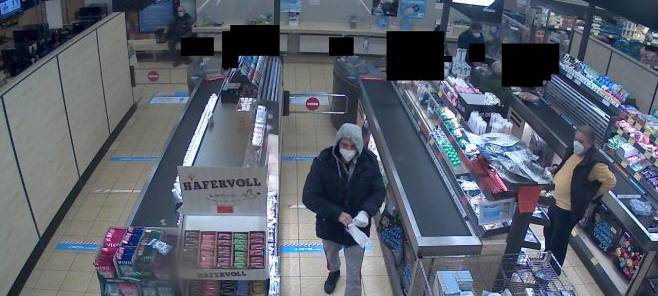 Troisdorf: Fotofahndung nach Supermarktüberfall
