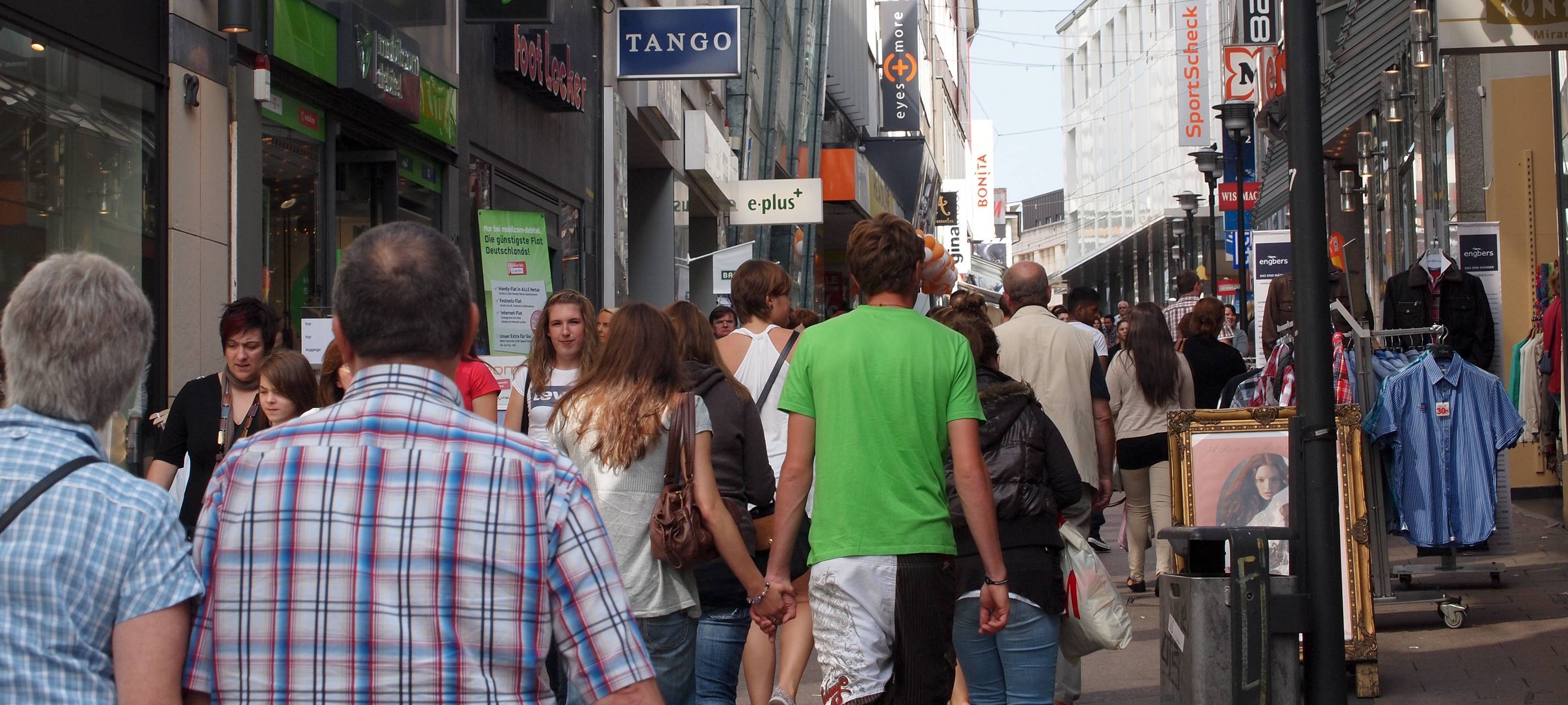 Caritas auf Slow Fashion Tour in Bonn