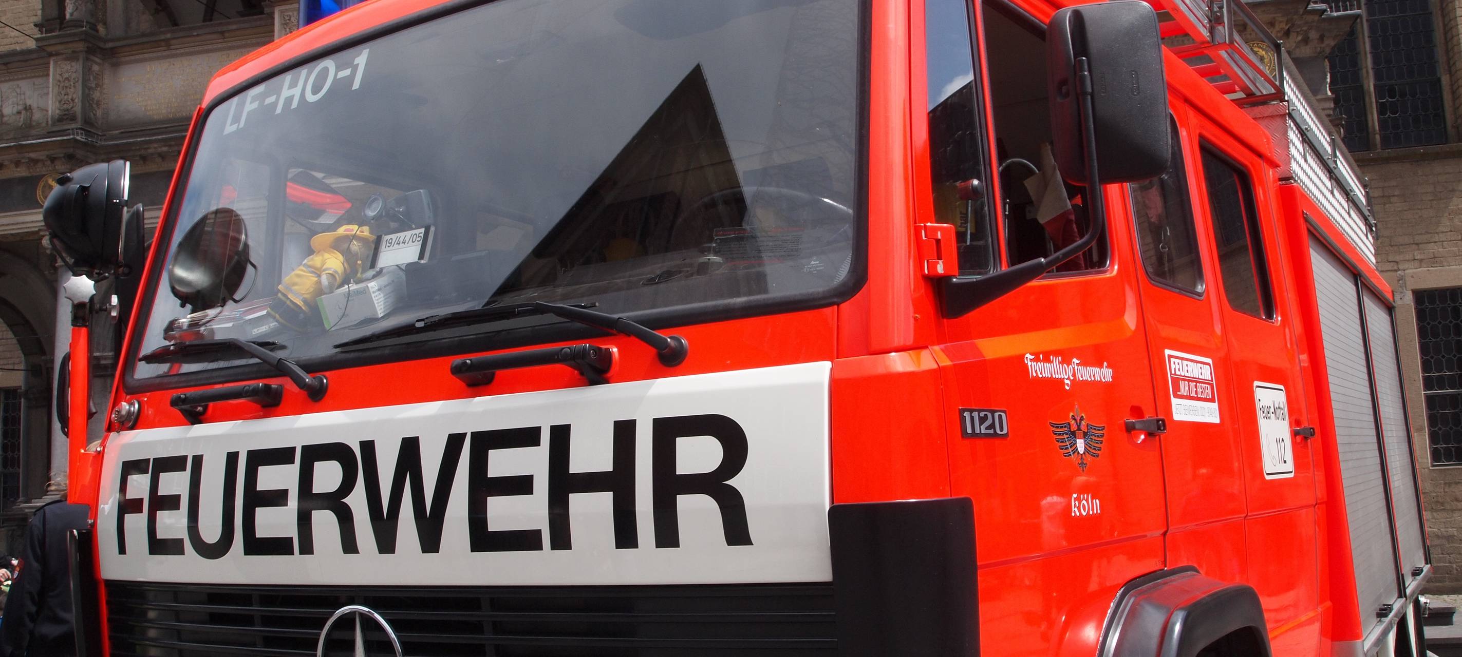Großbrand und viel Rauch im Kölner Süden