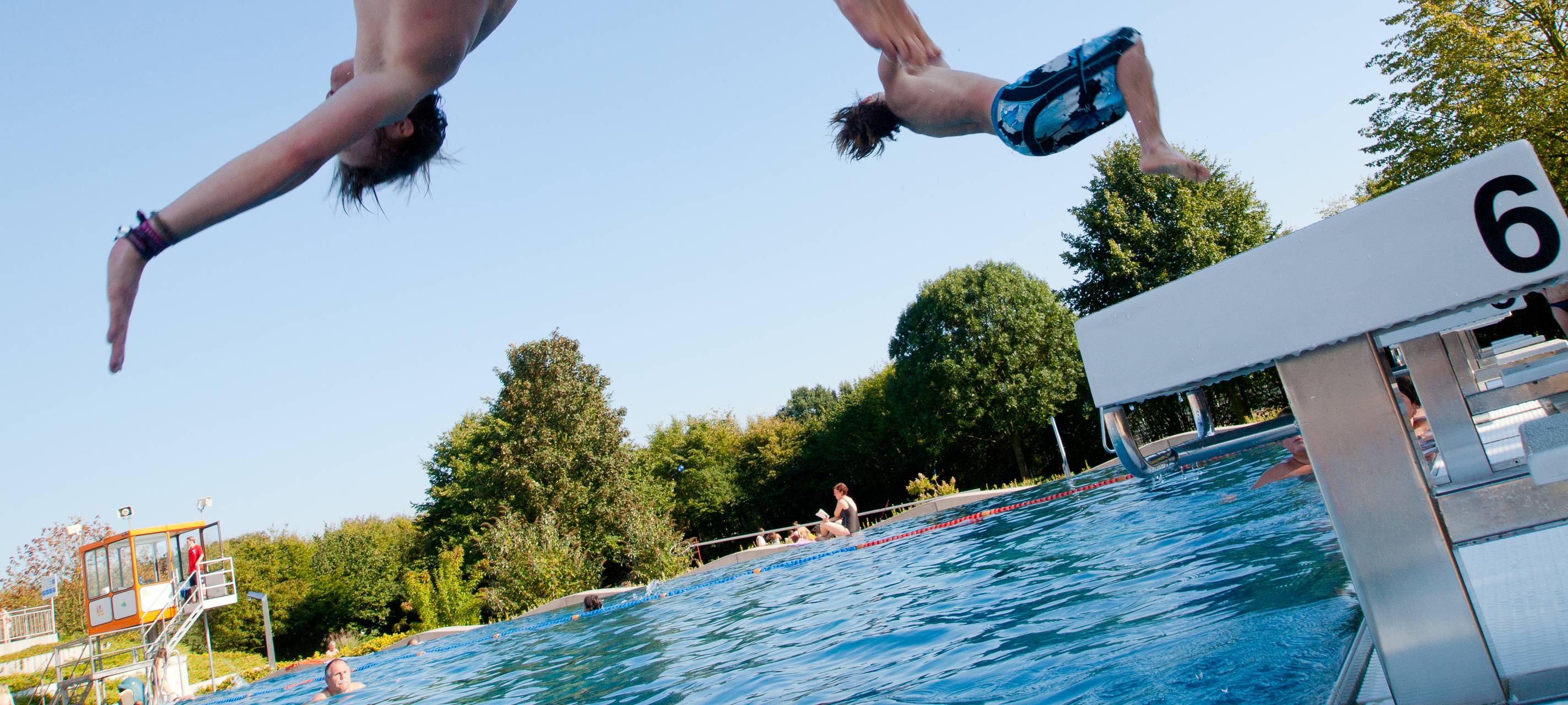 Bei Hochsommerwetter: Bonn startet in die Freibadsaison
