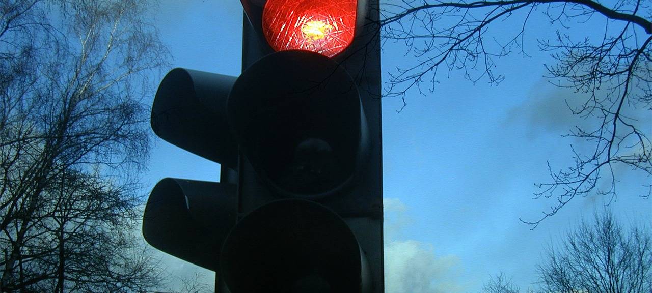 Bonn: Mit Betäubungsmitteln im Blut über rote Ampel