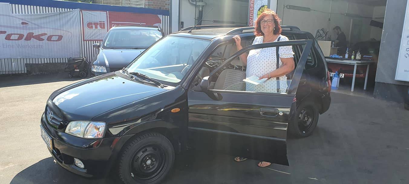 "KFZ Rockstars" spenden Autos an Hochwasserbetroffene