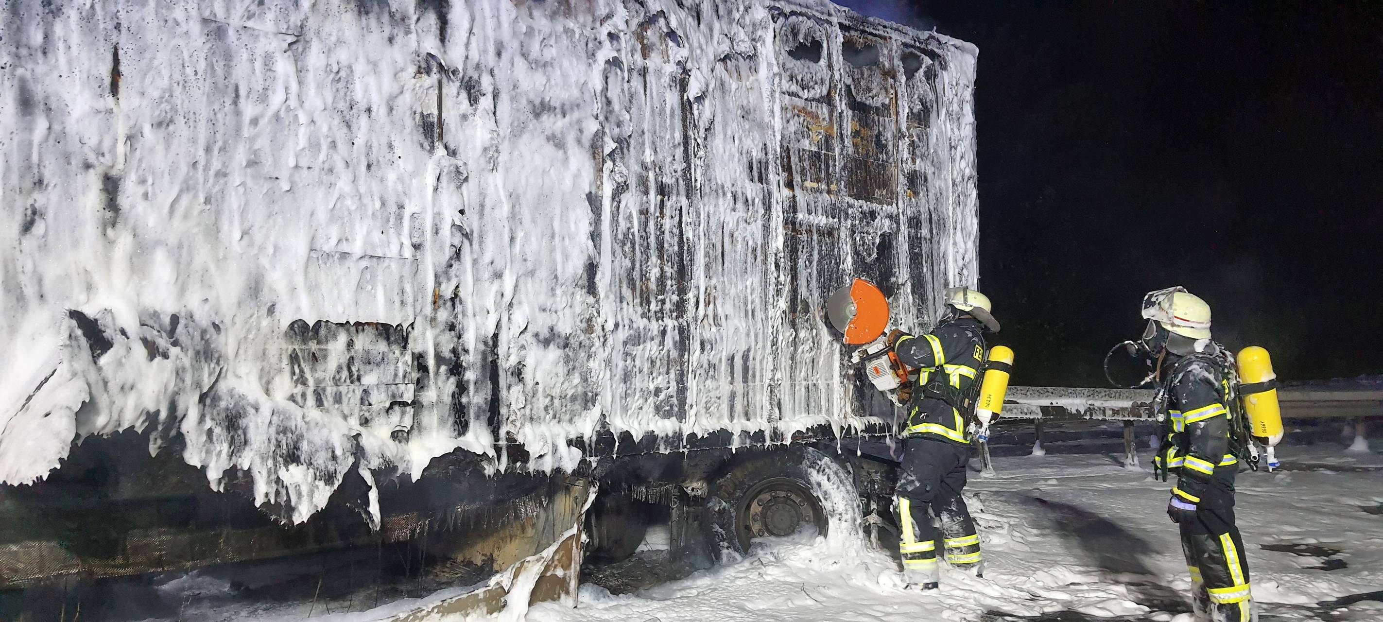 A3 bei Königswinter: LKW brannte - Vollsperrung aufgehoben