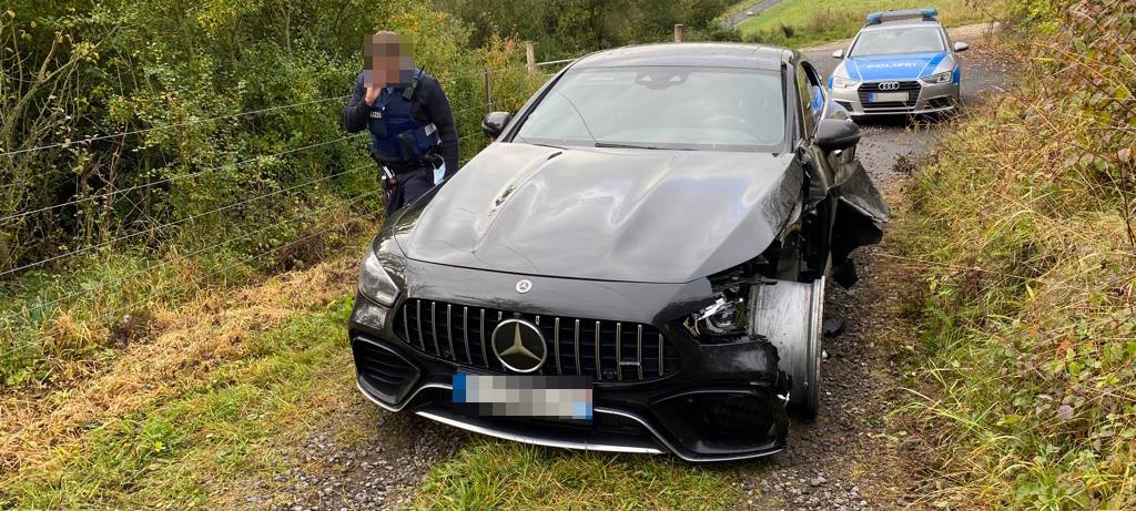 Polizei entdeckt Fluchtfahrzeug nach Automatensperrung