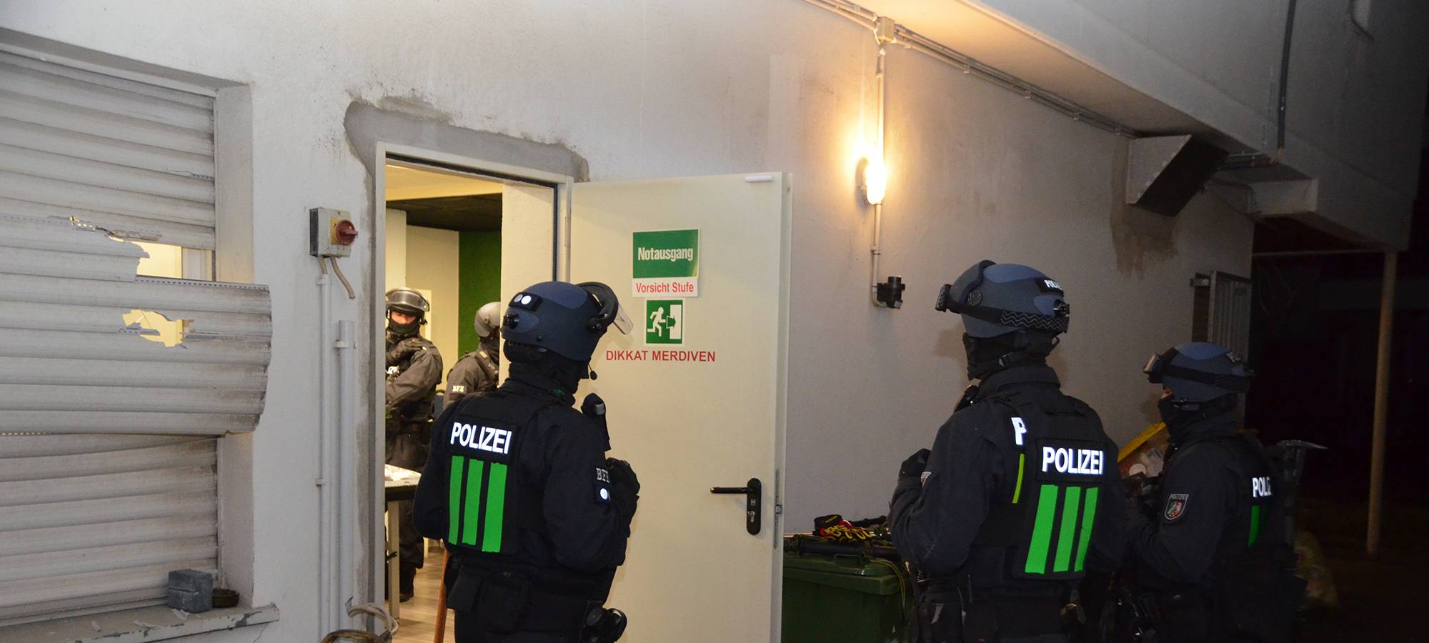 Glücksspiel-Razzia: Polizeieinsatz in Siegburg und Troisdorf