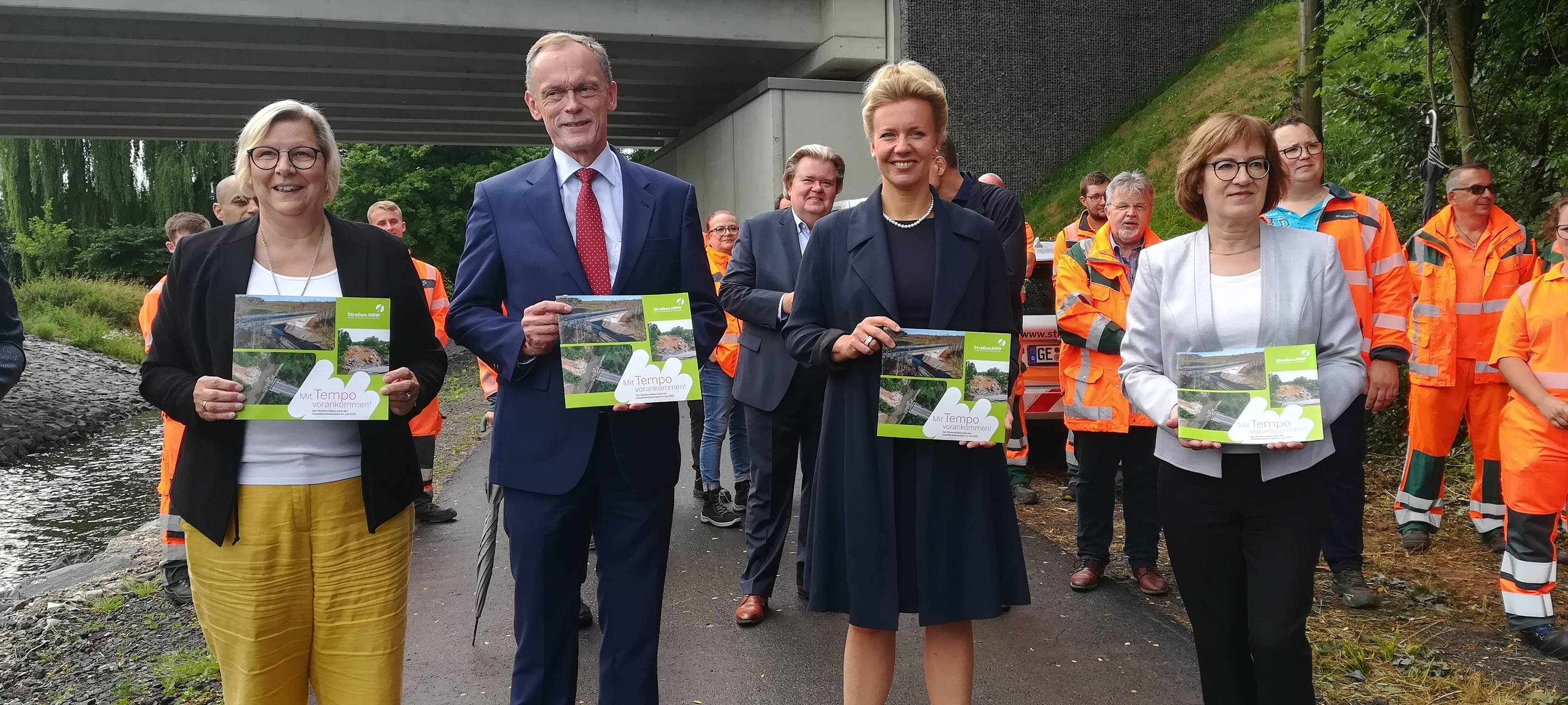 Wiederaufbau der Straßen läuft