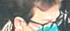 Bonn: Sportgeschäft bestohlen - wer kennt diese Frau?